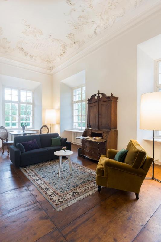 Standard Suite image 3