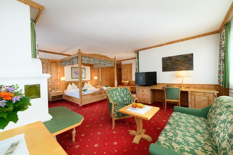 Superior Double Room image 3