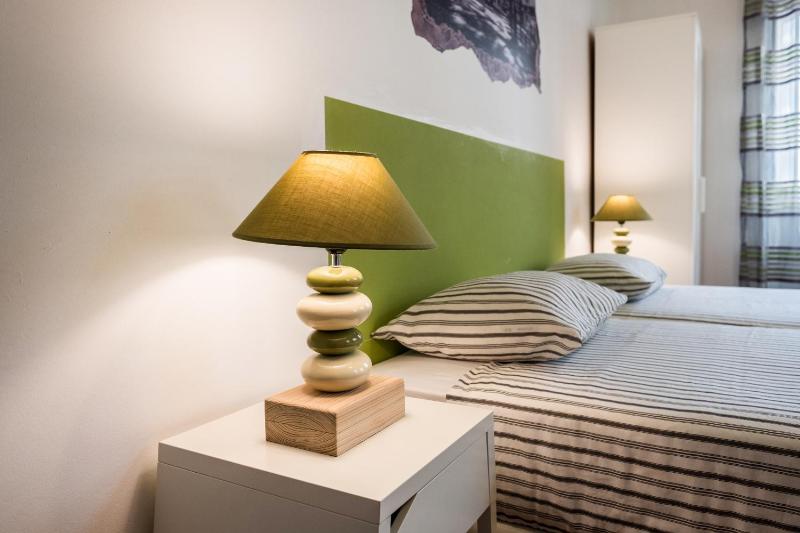 Quadruple Room with Shared Bathroom image 4