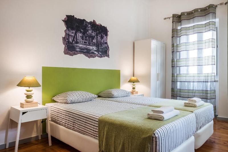Quadruple Room with Shared Bathroom image 3