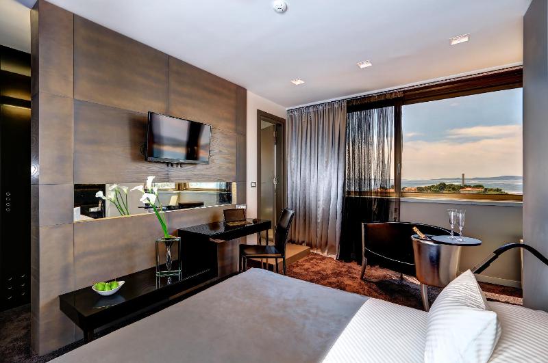 The View Luxury Rooms - image 1
