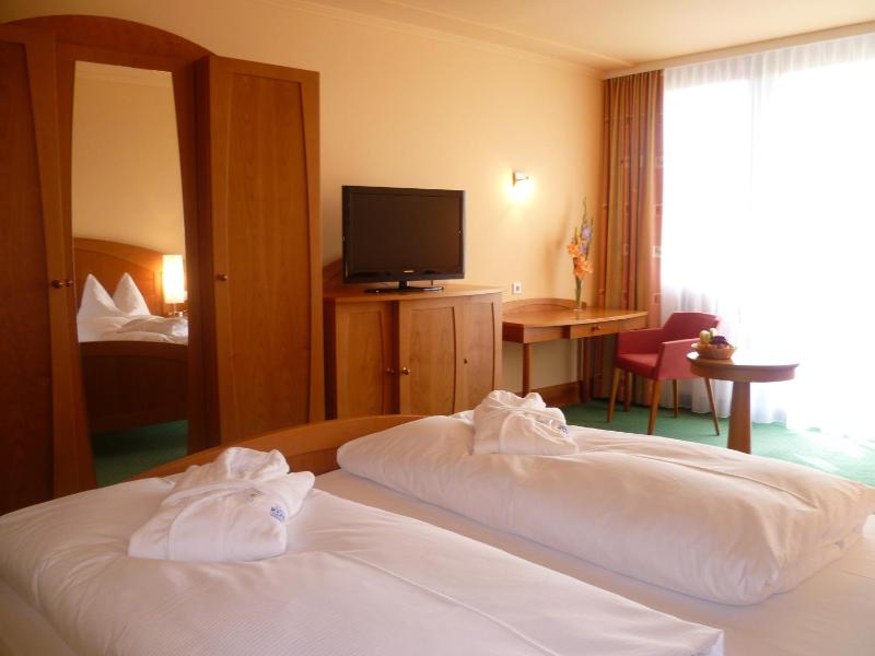 Double Room image 2