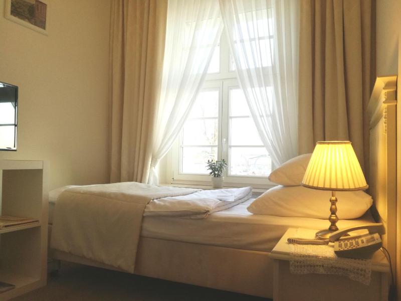 Single Room image 2