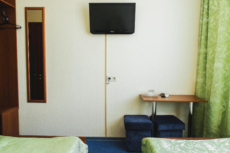 Twin Room image 2