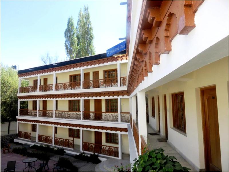 Hotel Abu Palace - image 8