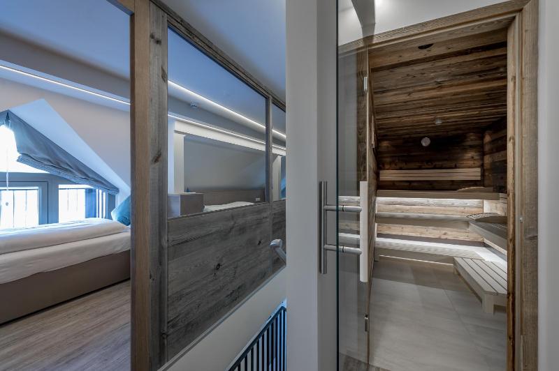Luxury Penthouse Apart image 1