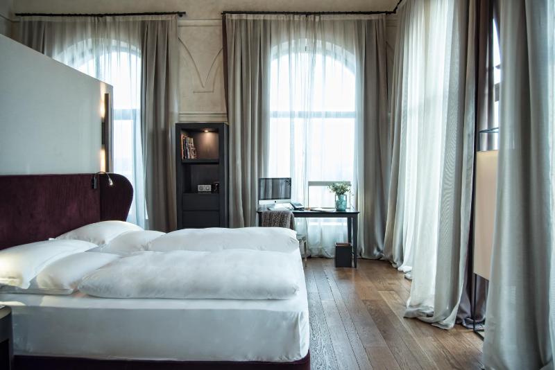 Suite image 3