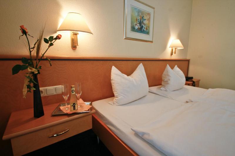 Standard Double Room image 1