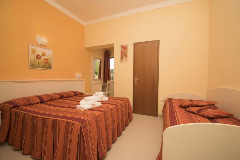 Triple Room image 2