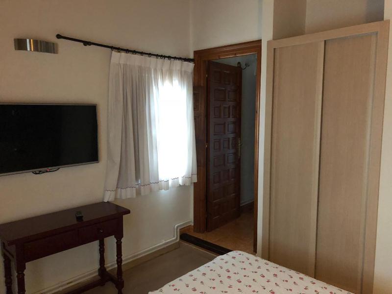 Economy Double or Twin Room image 3