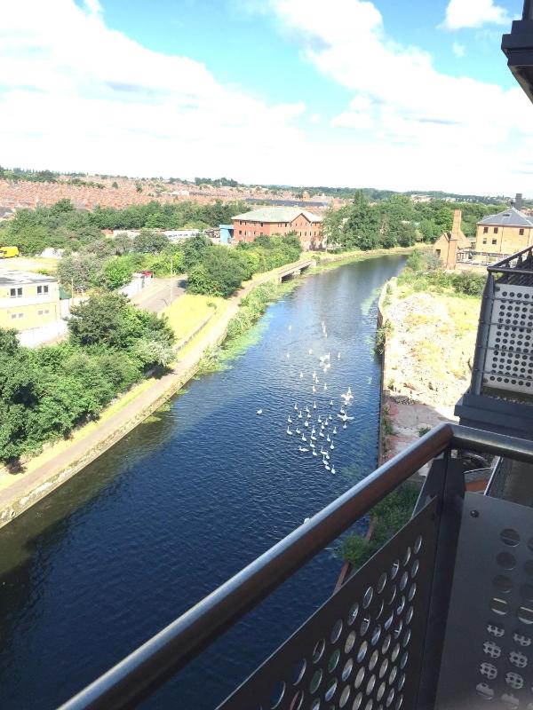 Empire Serviced Apartments - image 20