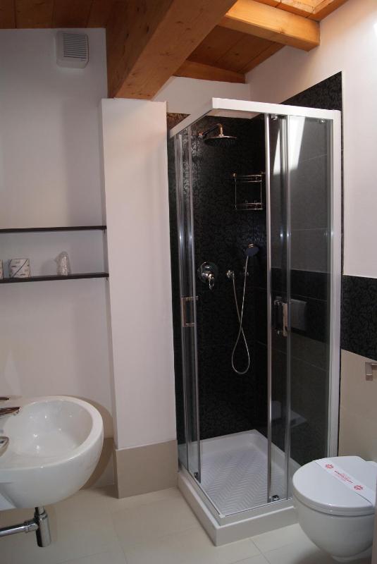 Deluxe Apartment image 2