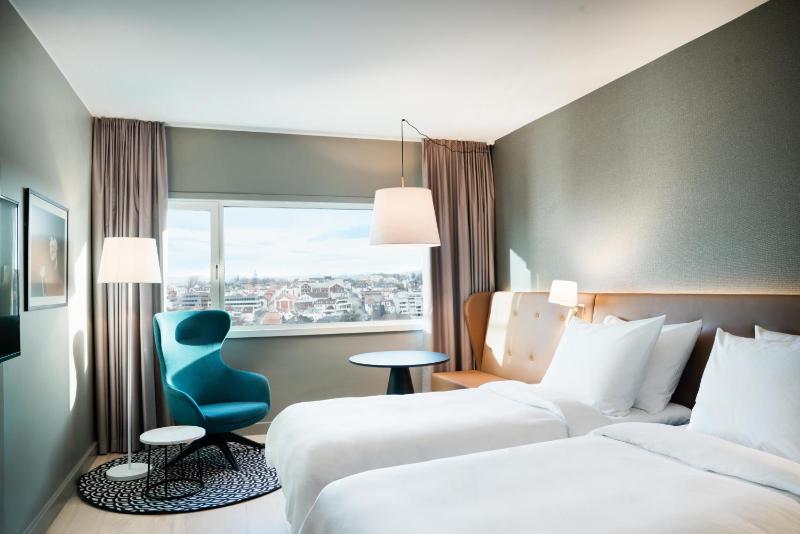 Premium Room with Panoramic City View image 4