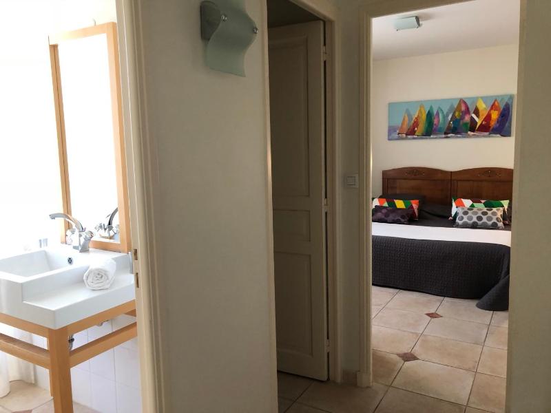 Deluxe Double Room with Bath image 4