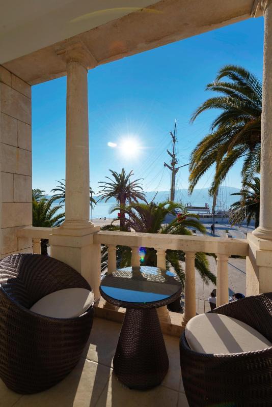 Suite with Sea View image 4
