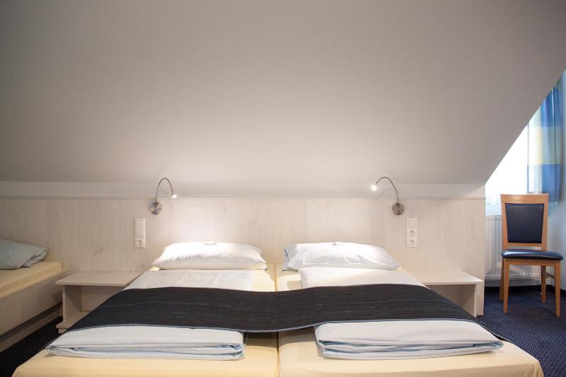 Quadruple Room image 4