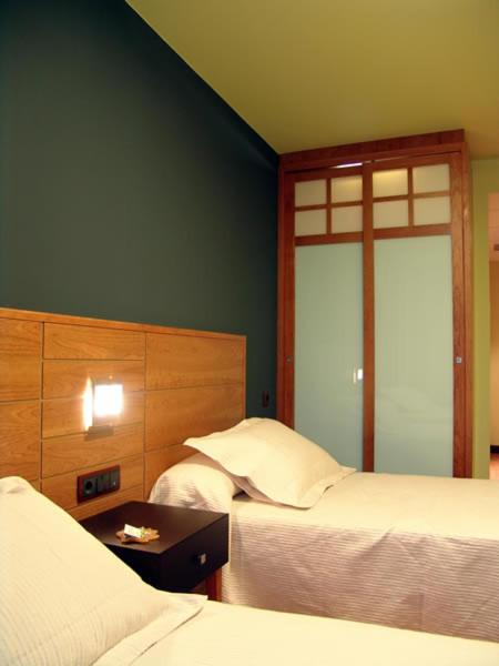 Twin Room image 1