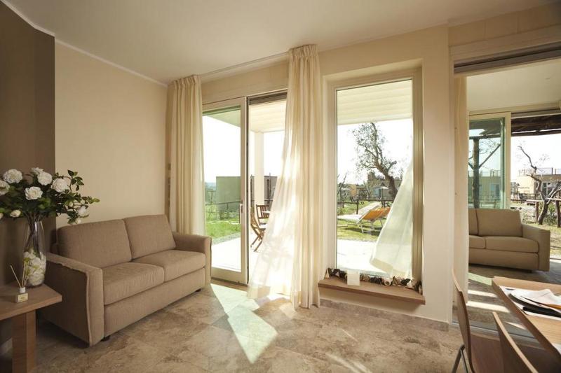 Deluxe Apartment image 3