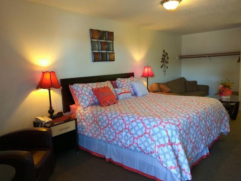Motel West - image 3