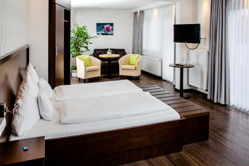 Double Room with Terrace image 1