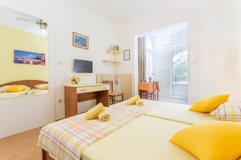 Apartment with Garden View image 4