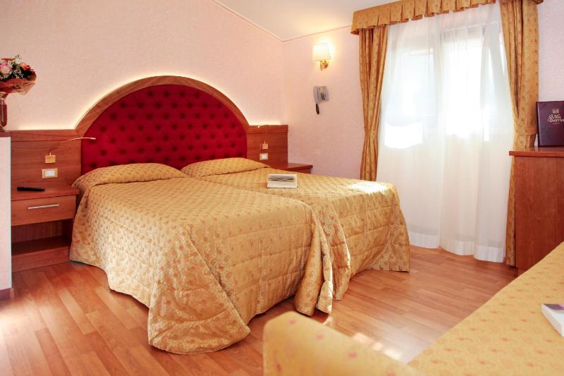 Superior One-Bedroom Apartment with frontal Lake View  image 3