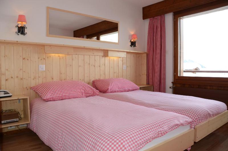 Double or Twin Room with Balcony image 3