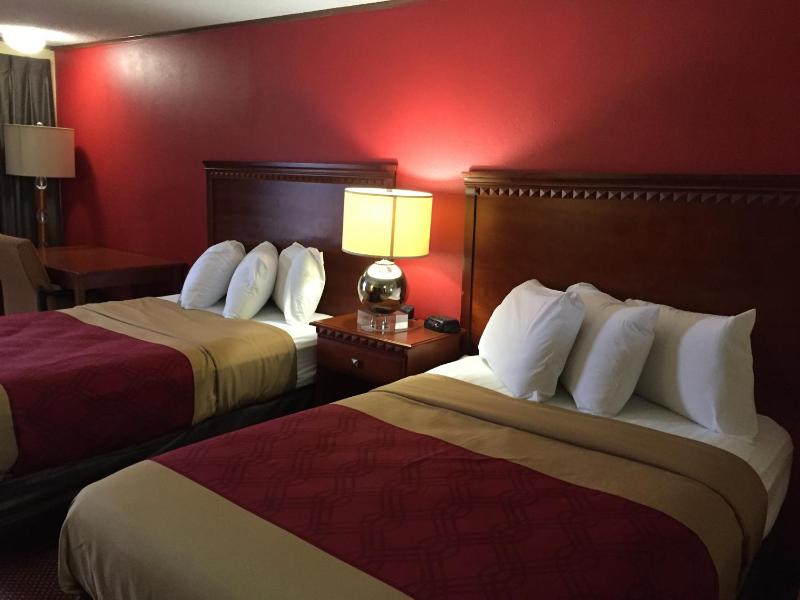 Double Room with Two Double Beds - Non-Smoking image 3