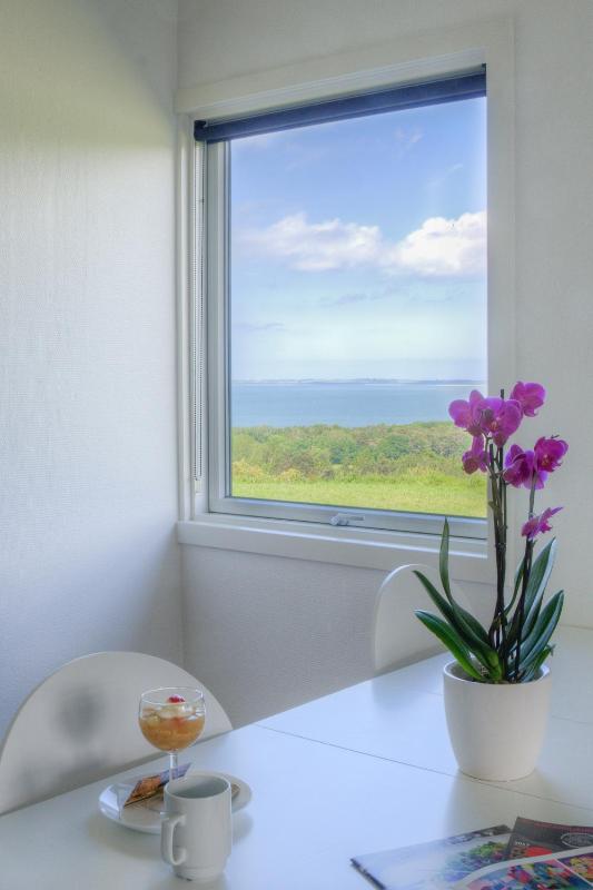 Family Room with Sea View image 3