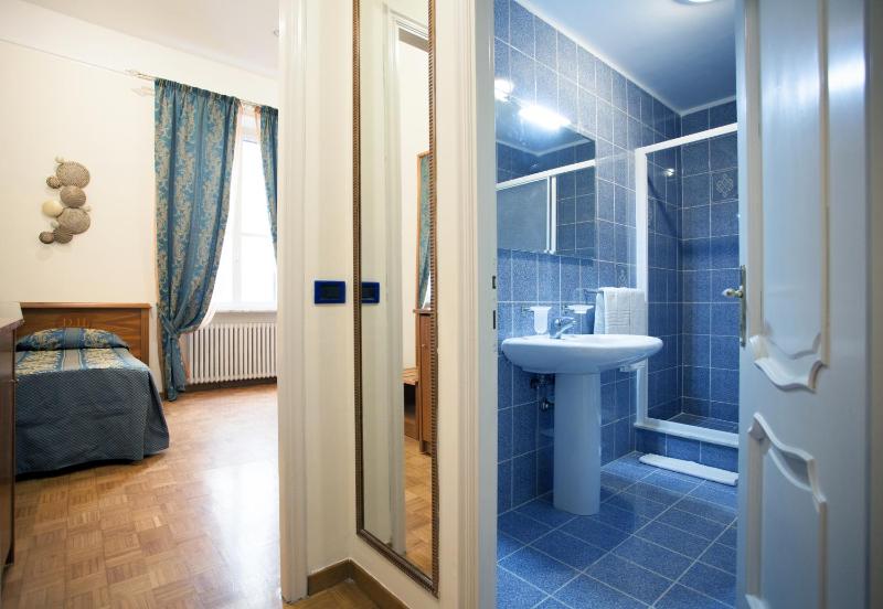 Triple Room image 3