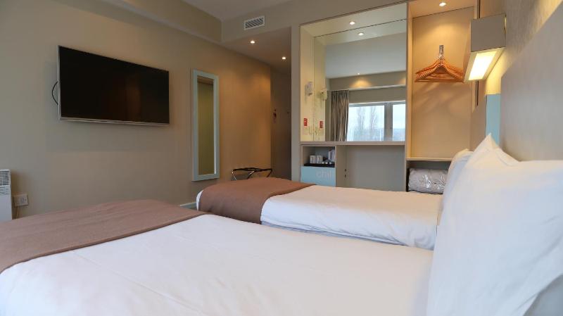 Citrus Hotel Cheltenham by Compass Hospitality - image 6