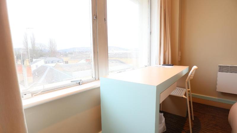 Standard Twin Room image 2