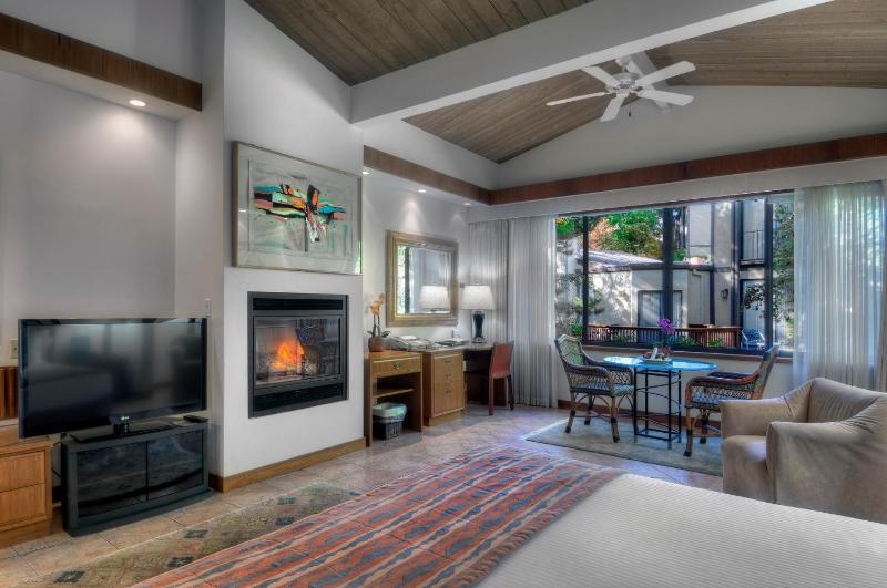 King Suite with Fireplace image 2