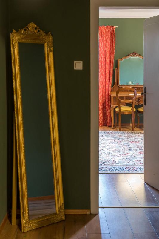 Family Room image 2