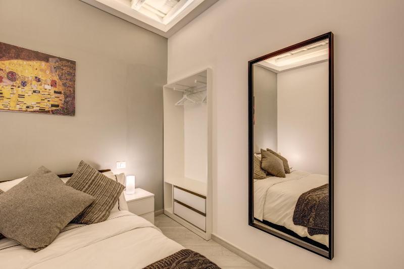 Standard Double Room image 2