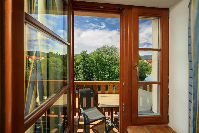 Double or Twin Room with Balcony image 3