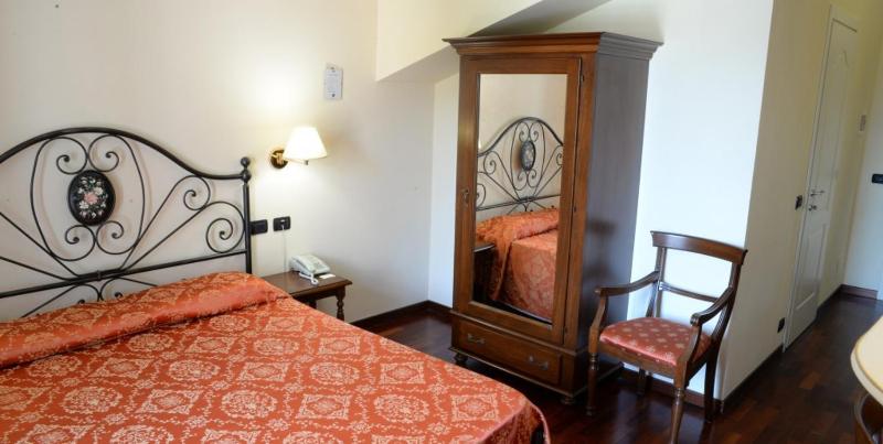Standard Single Room image 4
