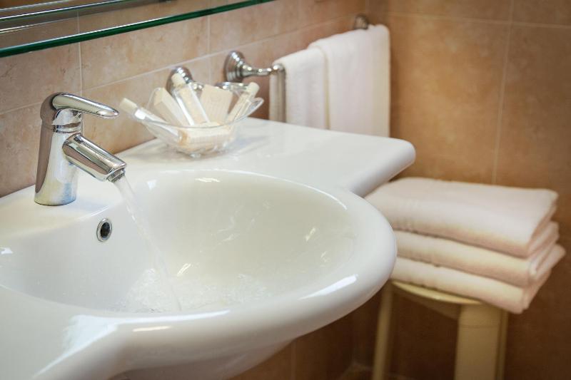 Standard Double or Twin Room image 2