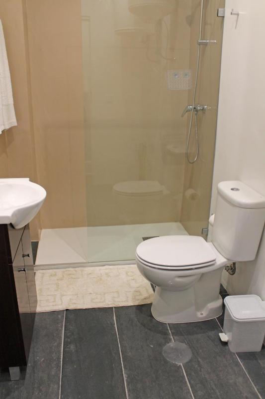 Double Room with Shared Facilities image 2