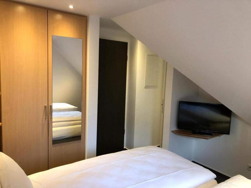 Standard Double Room image 1