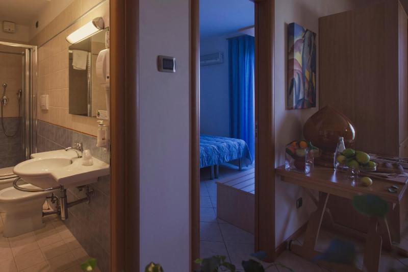 One-Bedroom Apartment (4 Adults) image 4