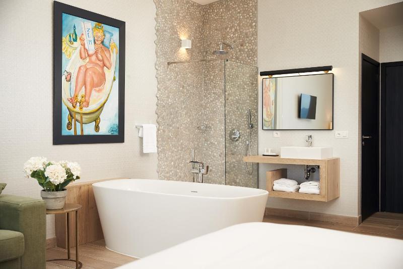 Penthouse Suite image 3
