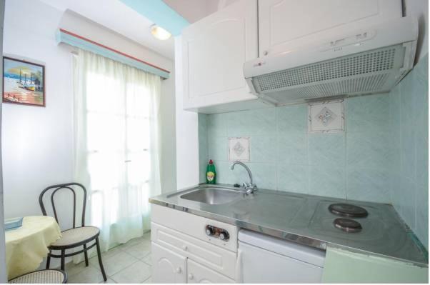 Apartment with Sea View image 2