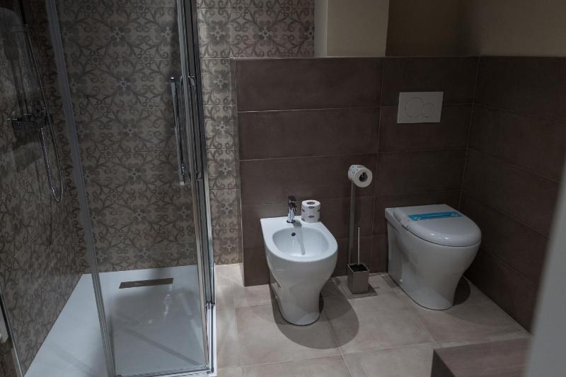 Double Room image 4