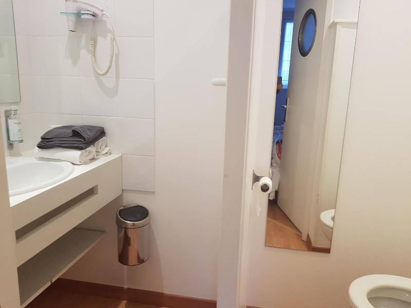 Small Double Room Courtyard Side image 3