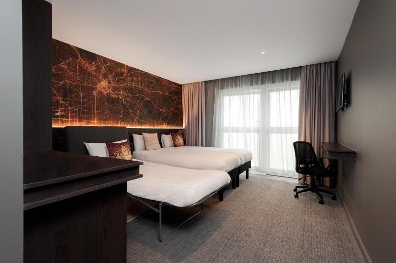 Deluxe Plus Room with Sofabed image 3