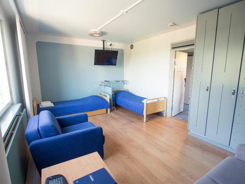 Standard Triple Room with Shared Bathroom image 3