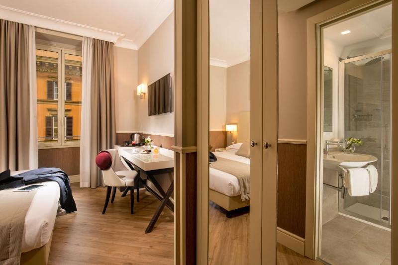 Classic Double Room image 1