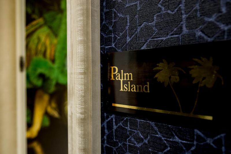 Deluxe Studio - Attic image 2