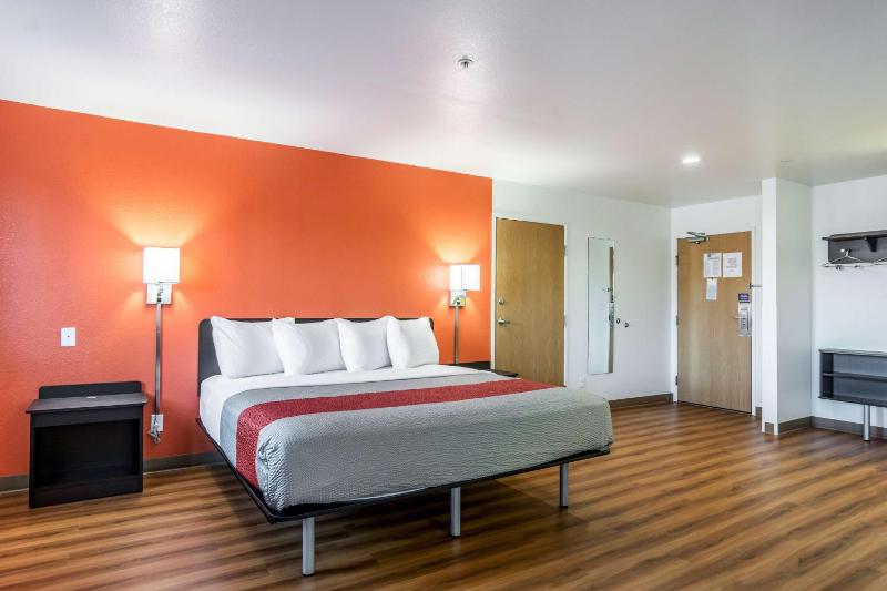 King Room - Disability Access - Non-Smoking image 2